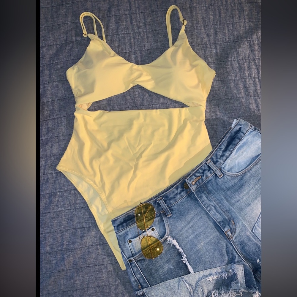♥️ Final Price. Forever21 Cutout Swimsuit